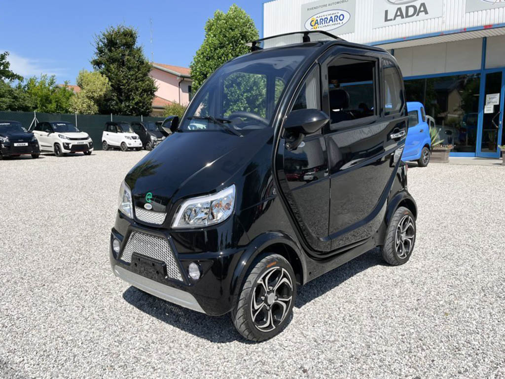 auto-senza-patente-per-anziani-minicar-freedom-uno-bianco-scooter-anziani-disabili_1