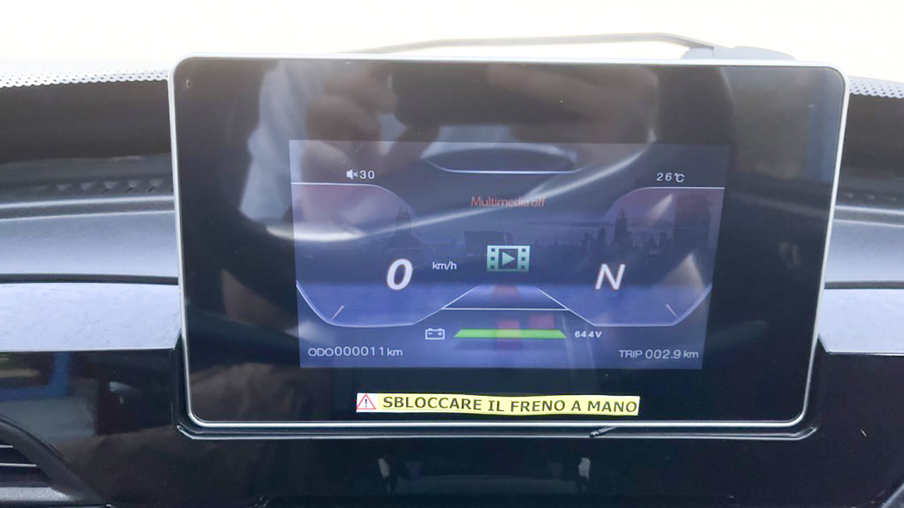 scooter-elettrico-cabinato-freedom-evo-interni3
