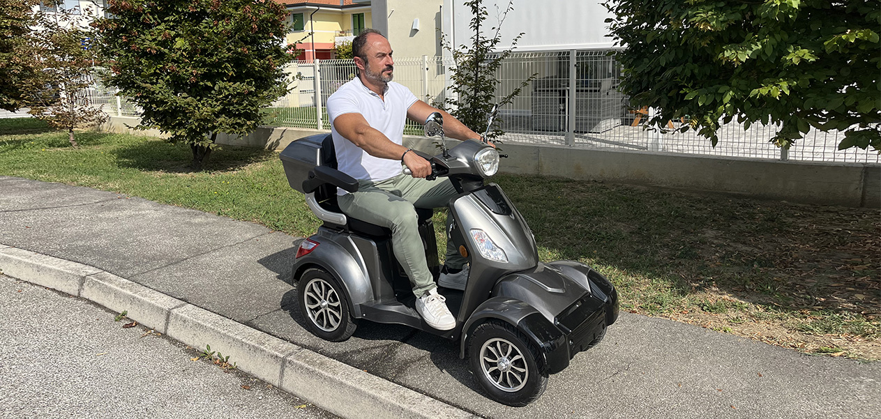 scooter-4ruote-anziani-disabili-senza-patente-freedom-e-sulky