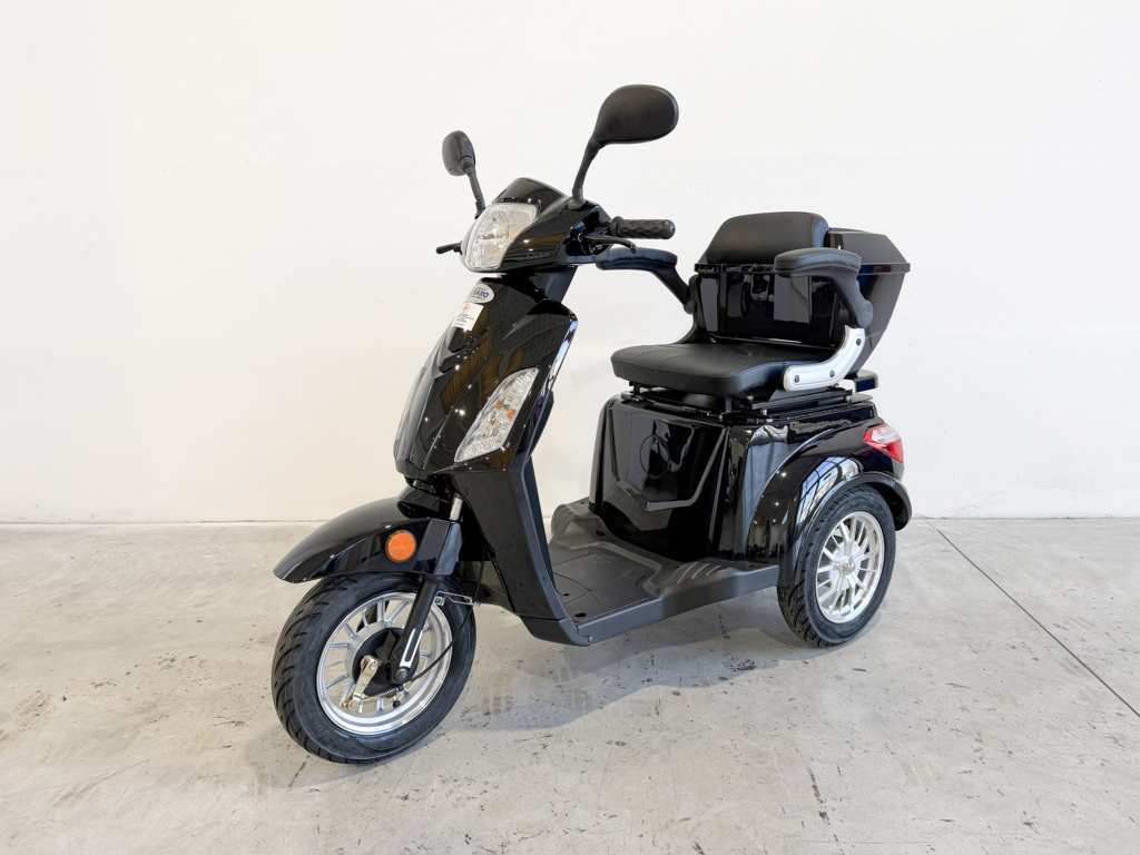freedom-tre-scooter-elettrico-senza-patente-anziani-1-posto